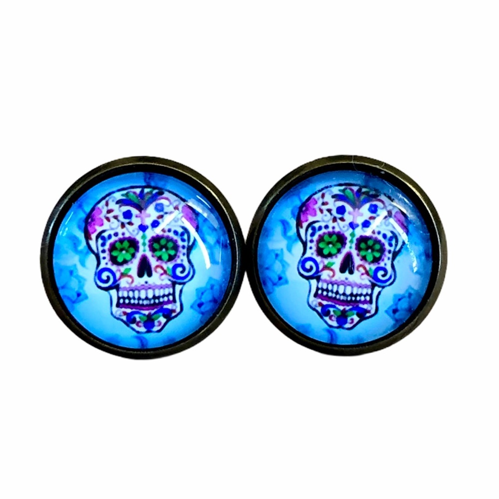3/$15🎀 retro skull studs